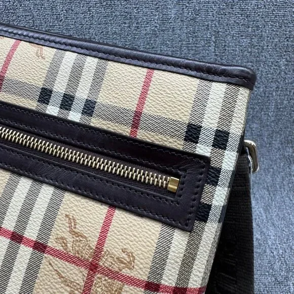 Burberry Leather Shoulder Bag 499-060625